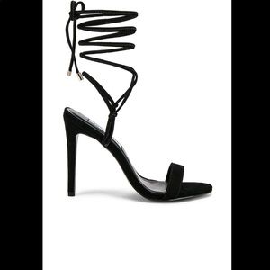 Steve Madden , Level Sandal in Black, NWT, Size 6